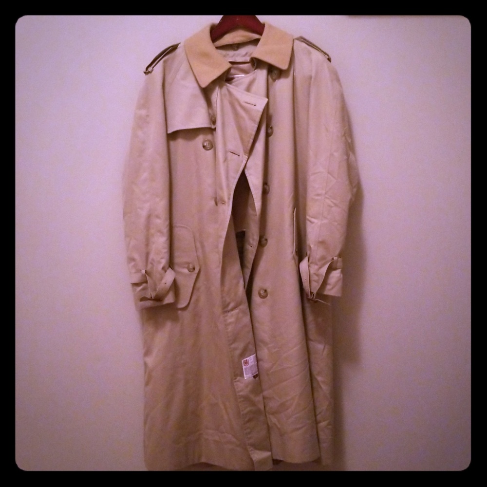 Men's  Vintage Baracuta trench coat size 38 reg.